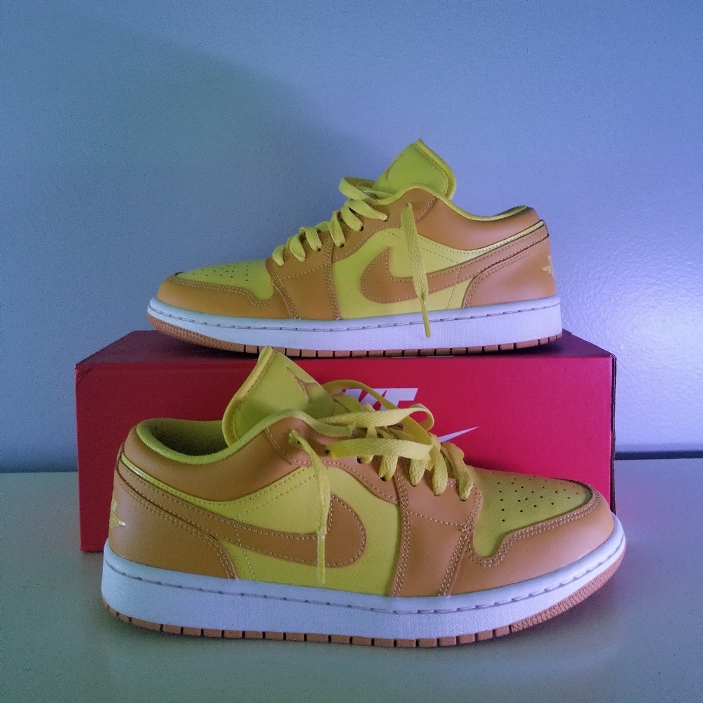 Jordan 1 Lows Yellow Strike